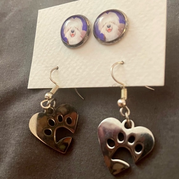 Love Your Dog Pair of 2 Earrings, Studs w Dog & Dangling Silver Heart Paw Prints - Picture 4 of 6
